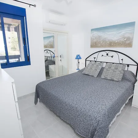 Edificio Turquesa Beach Apartment